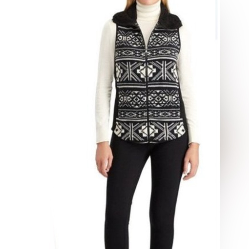 NWOT Sherpa Vest Fits Reg & Petite